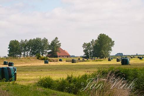 Boerderij van Natuurmonumenten in de Schaalsmeerpolder bij Oost-Knollendam