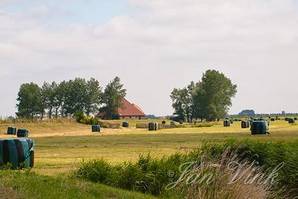 Boerderij van Natuurmonumenten in de Schaalsmeerpolder bij Oost-Knollendam